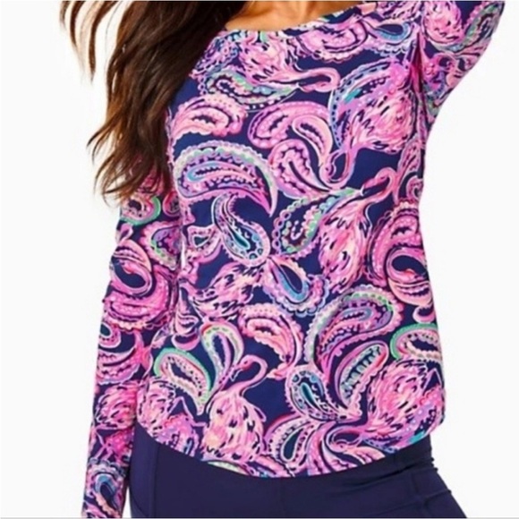 NWOT Lilly Pulitzer Luxletic Lizbeth Long Sleeve Tee in Flock to the Top - Picture 1 of 4